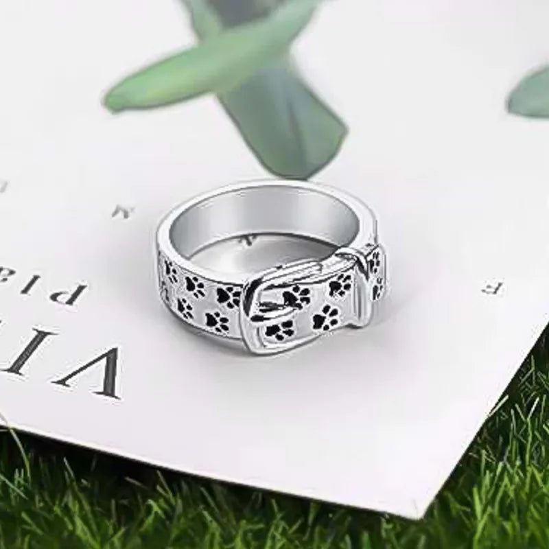 Playful Collar-Inspired Paw Ring
