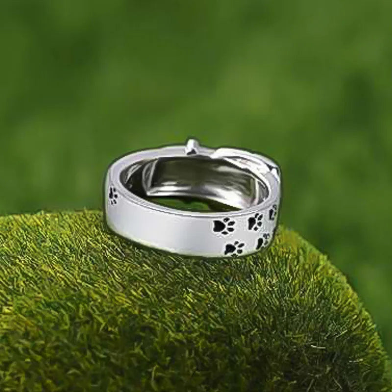Playful Collar-Inspired Paw Ring